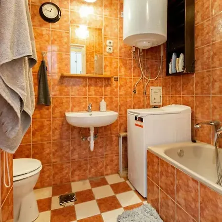 Hideaway With Balcony On Balzac