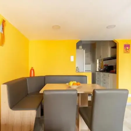 Hideaway With Balcony And Ac 布达佩斯