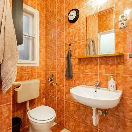 Hideaway With Balcony And Ac 布达佩斯