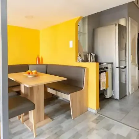 Hideaway With Balcony And Ac * 布达佩斯